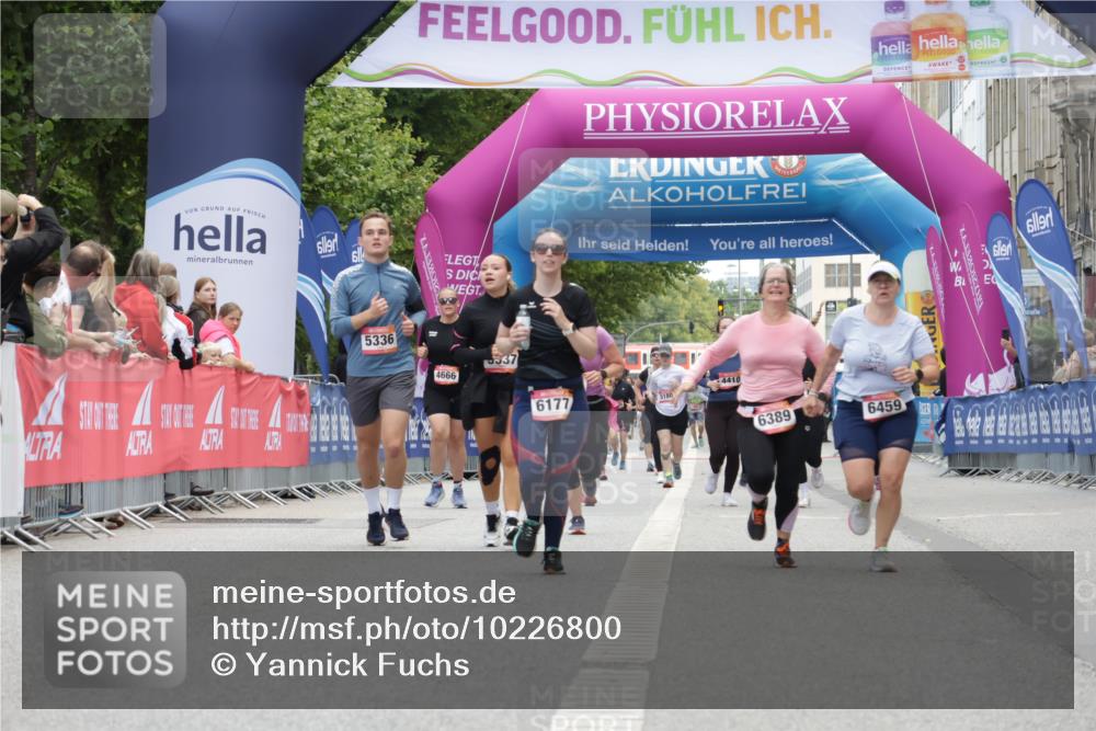 06.09.2026 - CURREX Alsterlauf Yannick Fuchs http://msf.ph/oto/10226800 06.09.2026 10:20:38 Ziel 3026, 4635, 5305, 6413 meine-sportfotos.de
