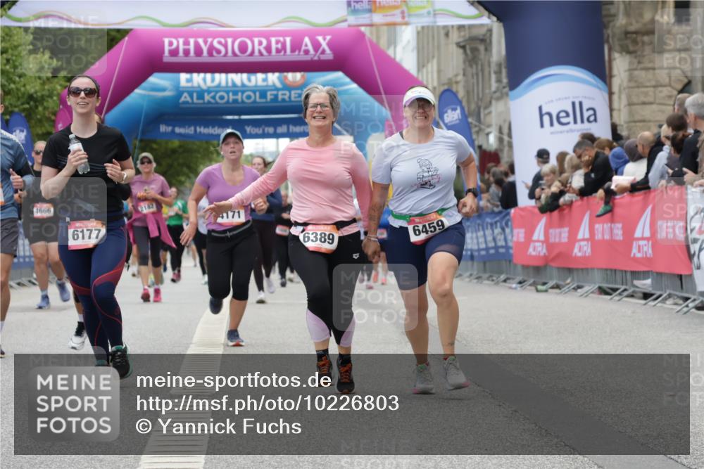 06.09.2026 - CURREX Alsterlauf Yannick Fuchs http://msf.ph/oto/10226803 06.09.2026 10:20:41 Ziel 4171, 4635, 5336, 5337, 6177, 6389, 6459 meine-sportfotos.de