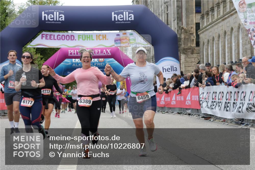 06.09.2026 - CURREX Alsterlauf Yannick Fuchs http://msf.ph/oto/10226807 06.09.2026 10:20:42 Ziel 4171, 4635, 5336, 5337, 6177, 6389, 6459 meine-sportfotos.de
