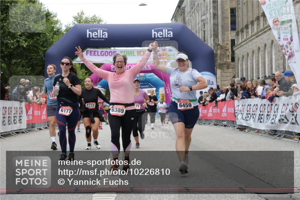 06.09.2026 - CURREX Alsterlauf Yannick Fuchs http://msf.ph/oto/10226810 06.09.2026 10:20:43 Ziel 4171, 4635, 5336, 5337, 6177, 6389, 6459 meine-sportfotos.de