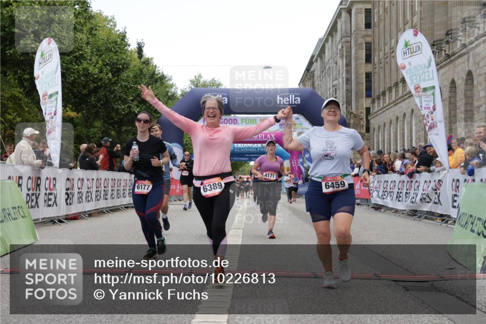 06.09.2026 - CURREX Alsterlauf Yannick Fuchs http://msf.ph/oto/10226813 06.09.2026 10:20:43 Ziel 4171, 4635, 5336, 5337, 6177, 6389, 6459 meine-sportfotos.de
