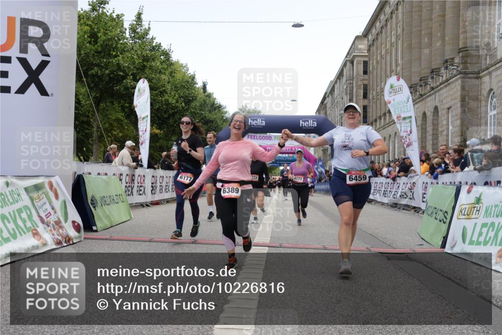 06.09.2026 - CURREX Alsterlauf Yannick Fuchs http://msf.ph/oto/10226816 06.09.2026 10:20:44 Ziel 4171, 5336, 5337, 6177, 6389, 6459 meine-sportfotos.de