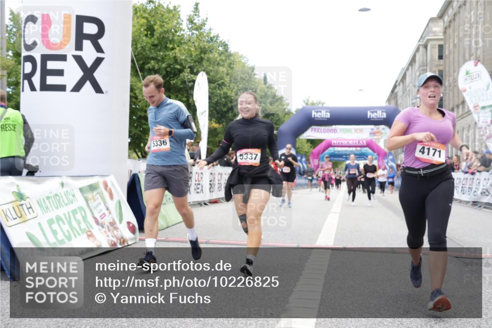 06.09.2026 - CURREX Alsterlauf Yannick Fuchs http://msf.ph/oto/10226825 06.09.2026 10:20:46 Ziel 4171, 4410, 4411, 4666, 5336, 5337, 6177, 6389, 6459 meine-sportfotos.de