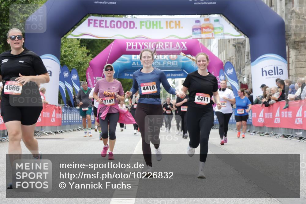 06.09.2026 - CURREX Alsterlauf Yannick Fuchs http://msf.ph/oto/10226832 06.09.2026 10:20:48 Ziel 4171, 4410, 4411, 4666, 5336, 5337, 6177, 6389, 6459 meine-sportfotos.de