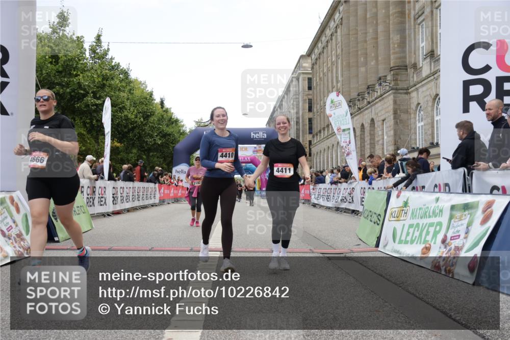 06.09.2026 - CURREX Alsterlauf Yannick Fuchs http://msf.ph/oto/10226842 06.09.2026 10:20:51 Ziel 2146, 2182, 4171, 4410, 4411, 4666, 5336, 5337, 6177, 6389, 6459 meine-sportfotos.de