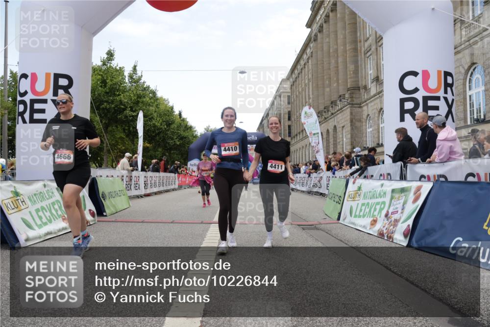 06.09.2026 - CURREX Alsterlauf Yannick Fuchs http://msf.ph/oto/10226844 06.09.2026 10:20:51 Ziel 2146, 2182, 4171, 4410, 4411, 4666, 5336, 5337, 6177, 6389, 6459 meine-sportfotos.de