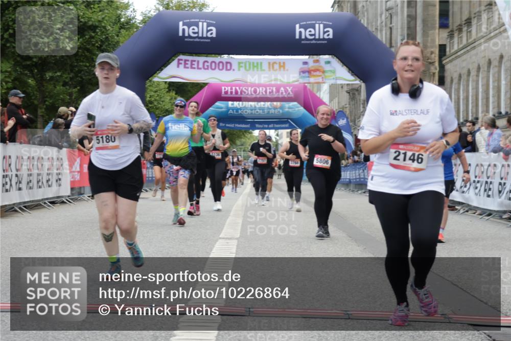 06.09.2026 - CURREX Alsterlauf Yannick Fuchs http://msf.ph/oto/10226864 06.09.2026 10:20:56 Ziel 2146, 2182, 2885, 4410, 4411, 4666, 5180, 5806, 6403, 6404 meine-sportfotos.de
