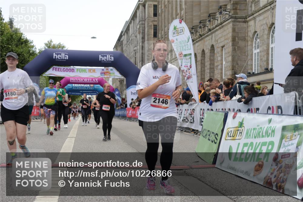 06.09.2026 - CURREX Alsterlauf Yannick Fuchs http://msf.ph/oto/10226866 06.09.2026 10:20:57 Ziel 2146, 2182, 2885, 4410, 4411, 4666, 5180, 5806, 6403, 6404 meine-sportfotos.de