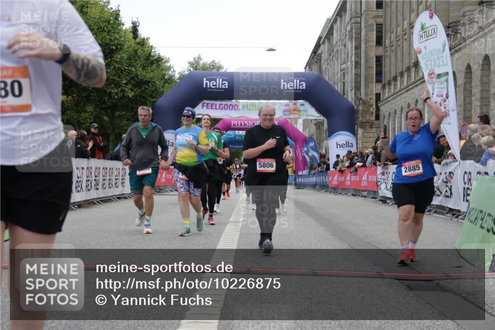 06.09.2026 - CURREX Alsterlauf Yannick Fuchs http://msf.ph/oto/10226875 06.09.2026 10:20:59 Ziel 2146, 2182, 2885, 5136, 5180, 5806, 6403, 6404 meine-sportfotos.de