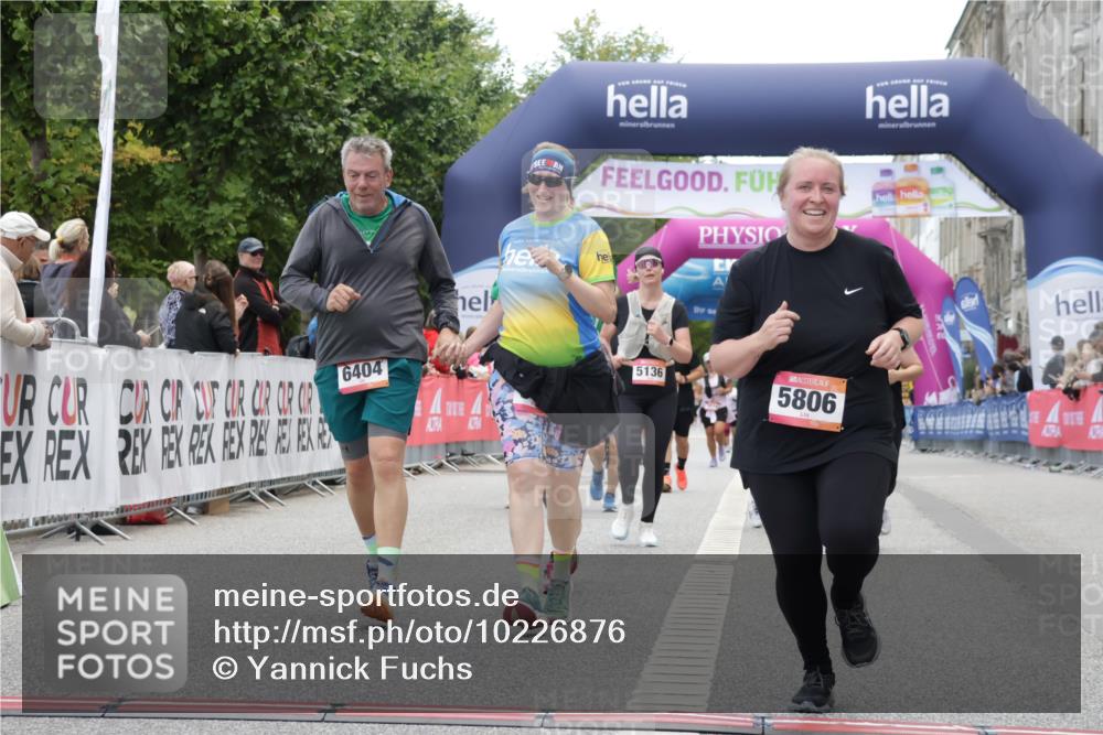 06.09.2026 - CURREX Alsterlauf Yannick Fuchs http://msf.ph/oto/10226876 06.09.2026 10:20:59 Ziel 2146, 2182, 2885, 5136, 5180, 5806, 6403, 6404 meine-sportfotos.de
