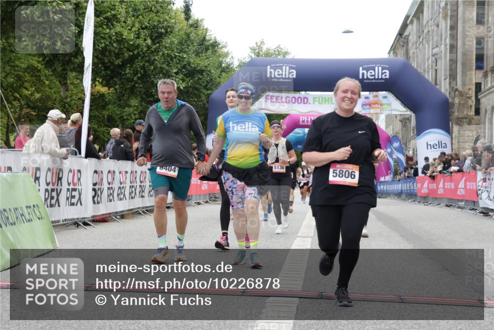 06.09.2026 - CURREX Alsterlauf Yannick Fuchs http://msf.ph/oto/10226878 06.09.2026 10:21:00 Ziel 2146, 2182, 2754, 2755, 2757, 2885, 5136, 5180, 5806, 6403, 6404 meine-sportfotos.de