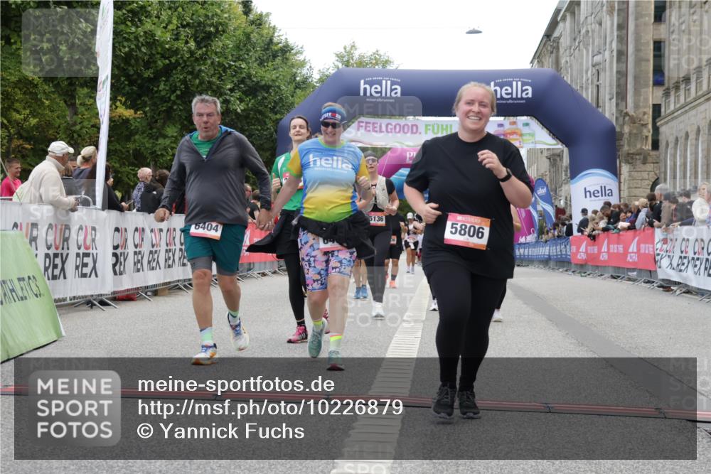 06.09.2026 - CURREX Alsterlauf Yannick Fuchs http://msf.ph/oto/10226879 06.09.2026 10:21:00 Ziel 2146, 2182, 2754, 2755, 2757, 2885, 5136, 5180, 5806, 6403, 6404 meine-sportfotos.de