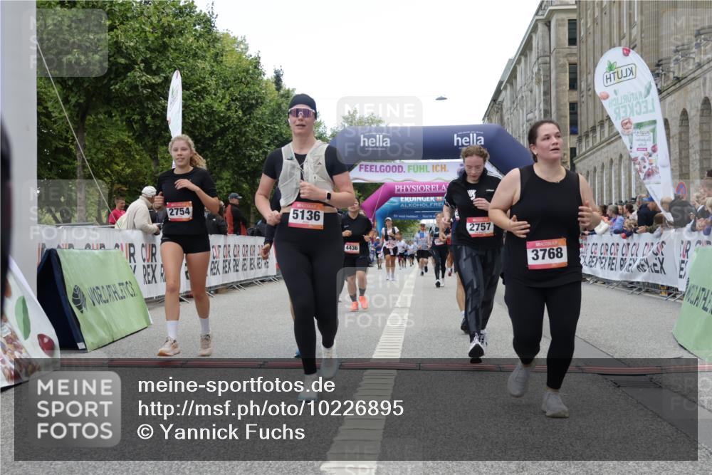 06.09.2026 - CURREX Alsterlauf Yannick Fuchs http://msf.ph/oto/10226895 06.09.2026 10:21:04 Ziel 2754, 2755, 2757, 2885, 3495, 4436, 4562, 5136, 5180, 5806, 6403, 6404 meine-sportfotos.de
