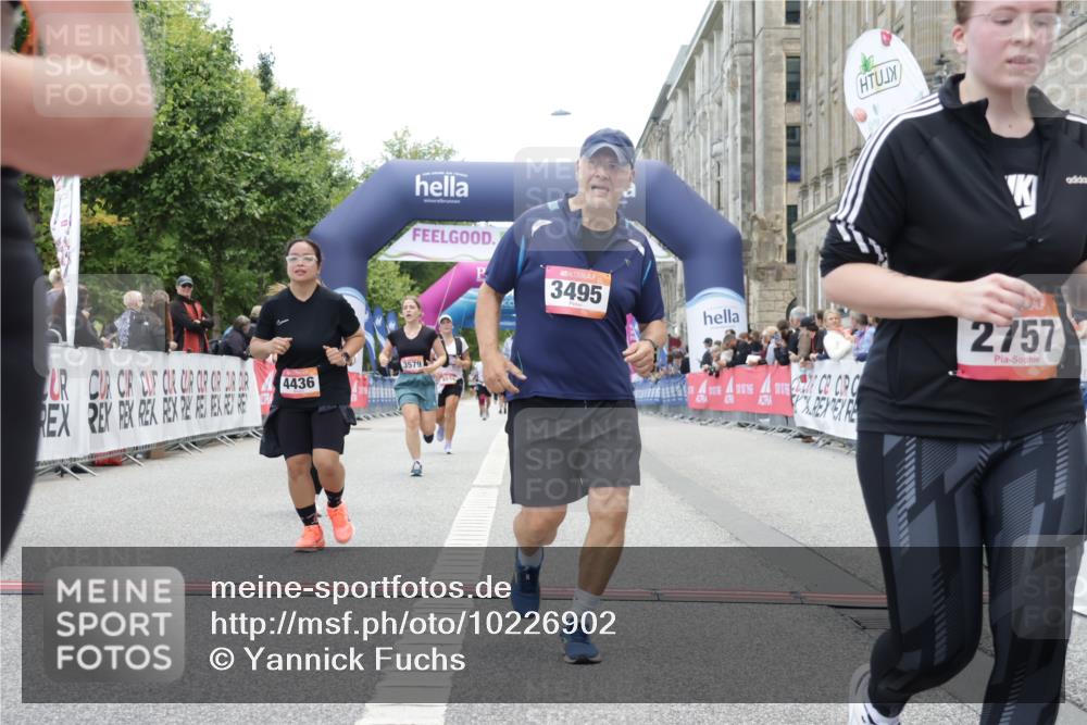 06.09.2026 - CURREX Alsterlauf Yannick Fuchs http://msf.ph/oto/10226902 06.09.2026 10:21:06 Ziel 2754, 2755, 2757, 2885, 3406, 3495, 3579, 4436, 4562, 5136, 5562, 5806, 6403, 6404 meine-sportfotos.de