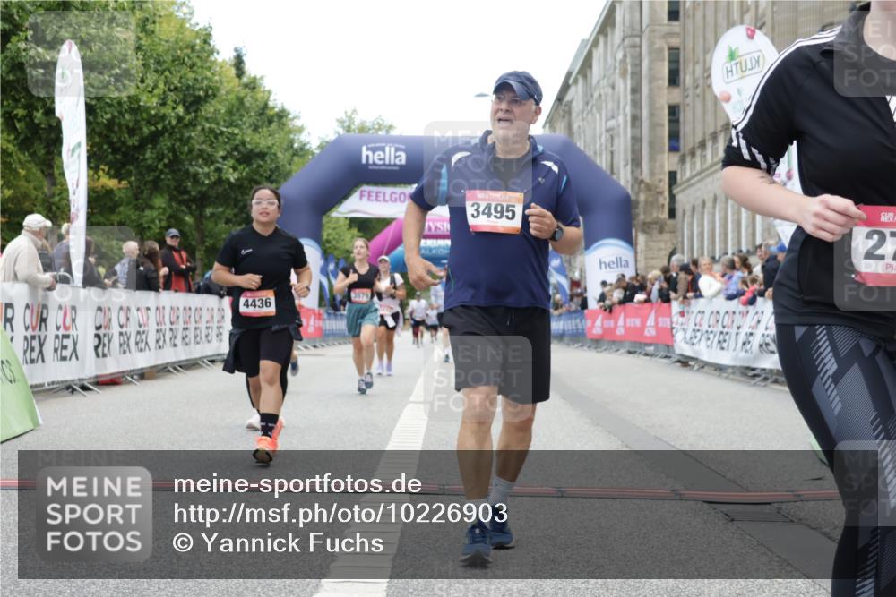06.09.2026 - CURREX Alsterlauf Yannick Fuchs http://msf.ph/oto/10226903 06.09.2026 10:21:07 Ziel 2754, 2755, 2757, 3406, 3495, 3579, 4436, 4562, 4934, 5136, 5562, 5806, 6403, 6404 meine-sportfotos.de