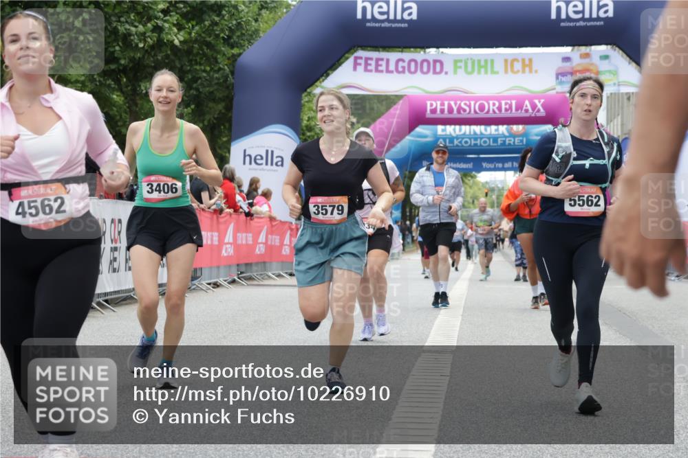 06.09.2026 - CURREX Alsterlauf Yannick Fuchs http://msf.ph/oto/10226910 06.09.2026 10:21:08 Ziel 2754, 2755, 2757, 3406, 3495, 3579, 4436, 4562, 4934, 5136, 5562, 6403, 6404 meine-sportfotos.de
