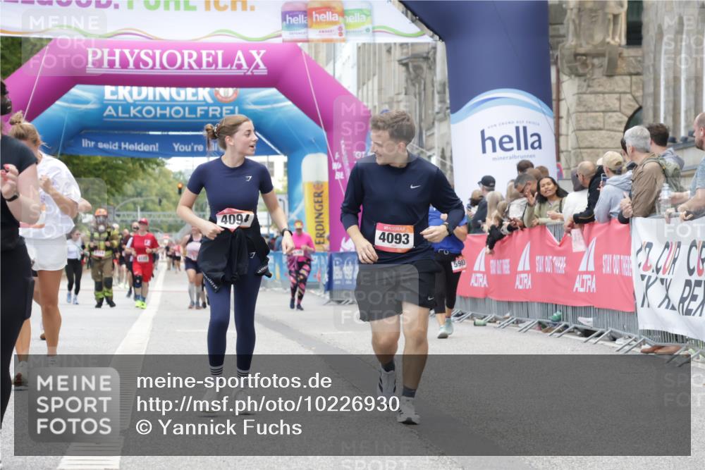 06.09.2026 - CURREX Alsterlauf Yannick Fuchs http://msf.ph/oto/10226930 06.09.2026 10:23:07 Ziel 2987, 3275, 4093, 4094, 6225 meine-sportfotos.de
