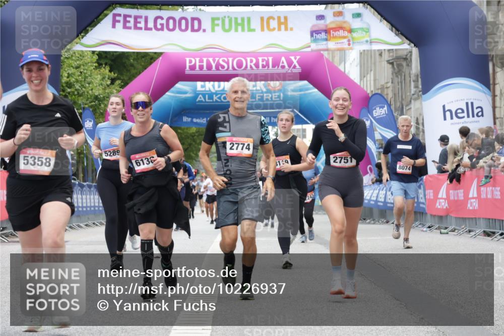 06.09.2026 - CURREX Alsterlauf Yannick Fuchs http://msf.ph/oto/10226937 06.09.2026 10:22:41 Ziel 2751, 2774, 4903, 5358, 5563, 8119 meine-sportfotos.de