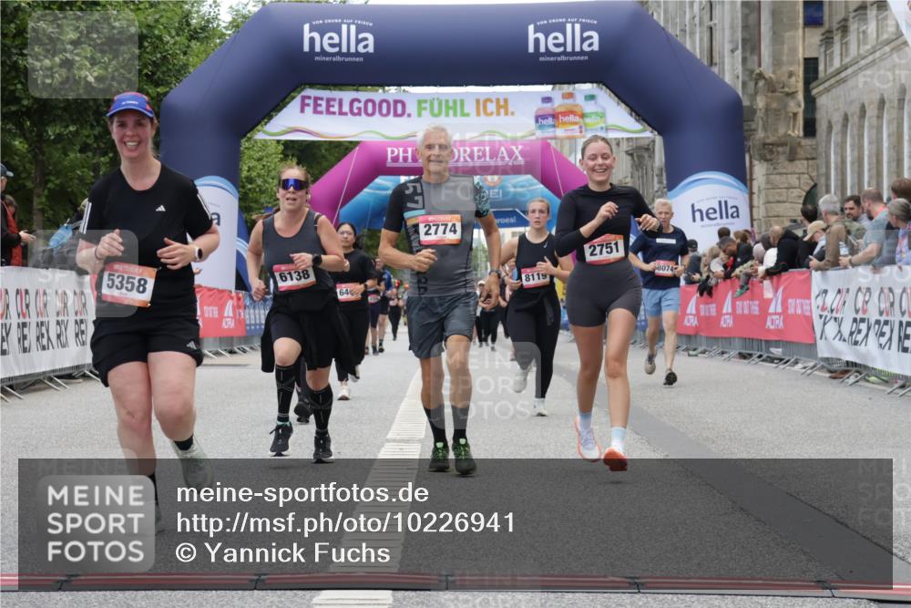 06.09.2026 - CURREX Alsterlauf Yannick Fuchs http://msf.ph/oto/10226941 06.09.2026 10:22:42 Ziel 2751, 2774, 4903, 5289, 5358, 5563, 8119 meine-sportfotos.de