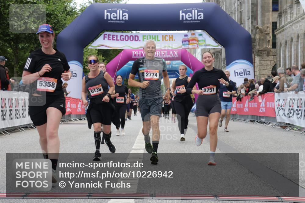 06.09.2026 - CURREX Alsterlauf Yannick Fuchs http://msf.ph/oto/10226942 06.09.2026 10:22:42 Ziel 2751, 2774, 4903, 5289, 5358, 5563, 8119 meine-sportfotos.de
