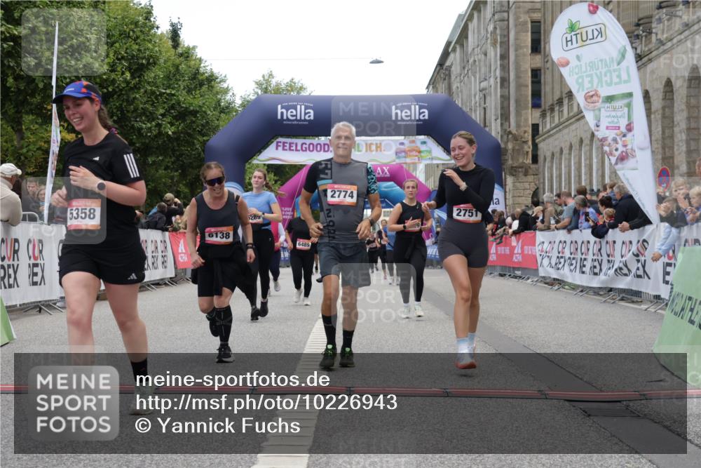 06.09.2026 - CURREX Alsterlauf Yannick Fuchs http://msf.ph/oto/10226943 06.09.2026 10:22:43 Ziel 2751, 2774, 4903, 5289, 5358, 5563, 6489, 8119 meine-sportfotos.de