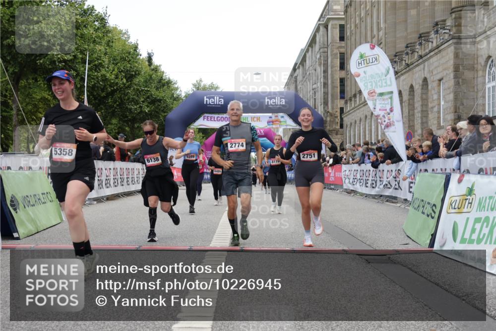 06.09.2026 - CURREX Alsterlauf Yannick Fuchs http://msf.ph/oto/10226945 06.09.2026 10:22:44 Ziel 2751, 2774, 3372, 4903, 5289, 5358, 5563, 6489, 8074, 8119 meine-sportfotos.de