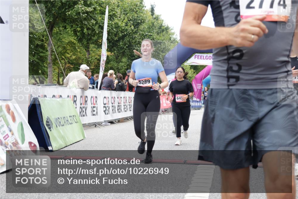 06.09.2026 - CURREX Alsterlauf Yannick Fuchs http://msf.ph/oto/10226949 06.09.2026 10:22:46 Ziel 2751, 2774, 3288, 3372, 5289, 5358, 5563, 6489, 8074, 8119 meine-sportfotos.de