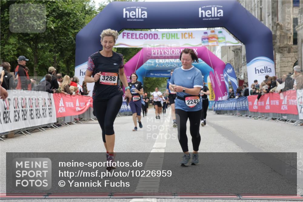 06.09.2026 - CURREX Alsterlauf Yannick Fuchs http://msf.ph/oto/10226959 06.09.2026 10:22:50 Ziel 2243, 2751, 2774, 3288, 3372, 5289, 5358, 6489, 8074, 8119 meine-sportfotos.de
