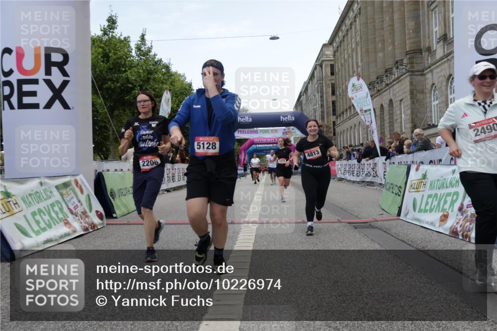 06.09.2026 - CURREX Alsterlauf Yannick Fuchs http://msf.ph/oto/10226974 06.09.2026 10:22:58 Ziel 2206, 2243, 2490, 3275, 3288, 4813, 5128 meine-sportfotos.de