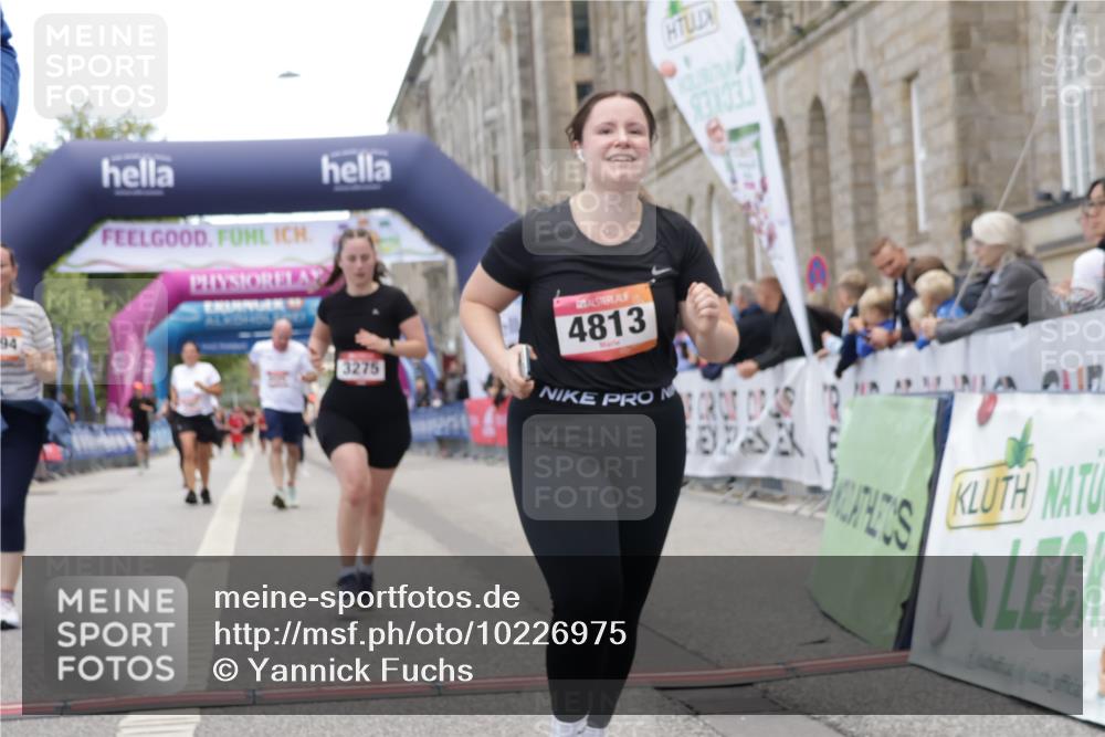 06.09.2026 - CURREX Alsterlauf Yannick Fuchs http://msf.ph/oto/10226975 06.09.2026 10:22:59 Ziel 2206, 2243, 2490, 3275, 4813, 5128 meine-sportfotos.de