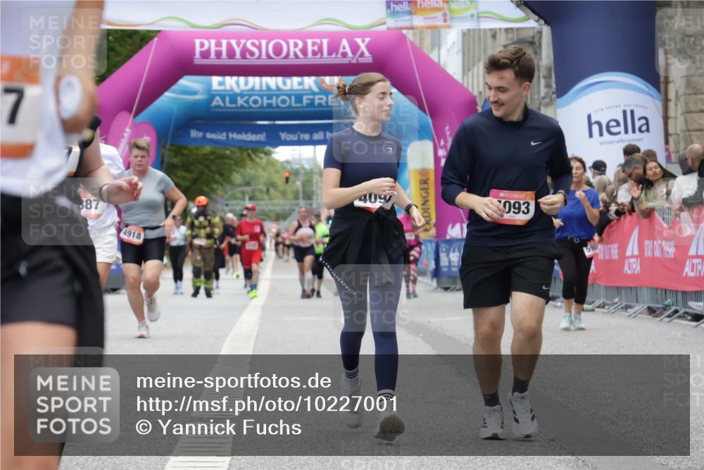 06.09.2026 - CURREX Alsterlauf Yannick Fuchs http://msf.ph/oto/10227001 06.09.2026 10:23:08 Ziel 2987, 4093, 4094, 6225, 6387 meine-sportfotos.de