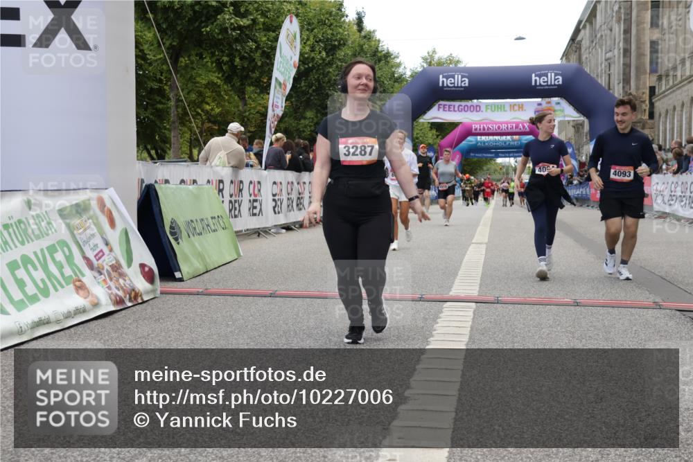 06.09.2026 - CURREX Alsterlauf Yannick Fuchs http://msf.ph/oto/10227006 06.09.2026 10:23:10 Ziel 2987, 4093, 4094, 4918, 6225, 6387 meine-sportfotos.de