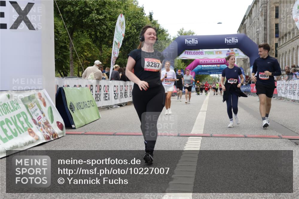 06.09.2026 - CURREX Alsterlauf Yannick Fuchs http://msf.ph/oto/10227007 06.09.2026 10:23:10 Ziel 2987, 4093, 4094, 4918, 6225, 6387 meine-sportfotos.de