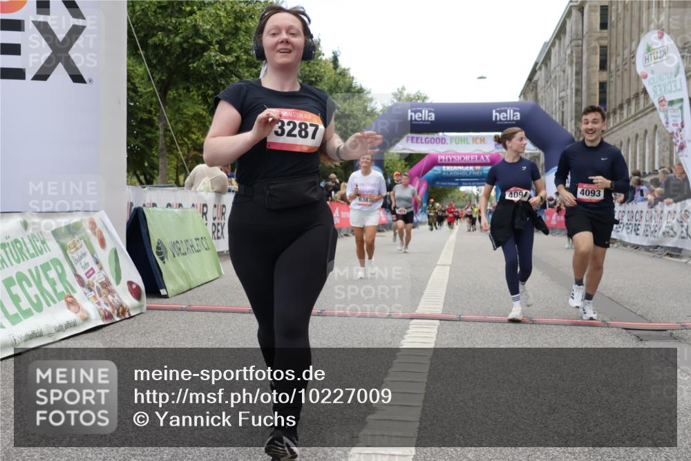 06.09.2026 - CURREX Alsterlauf Yannick Fuchs http://msf.ph/oto/10227009 06.09.2026 10:23:11 Ziel 2987, 4093, 4094, 4918, 6225, 6387 meine-sportfotos.de