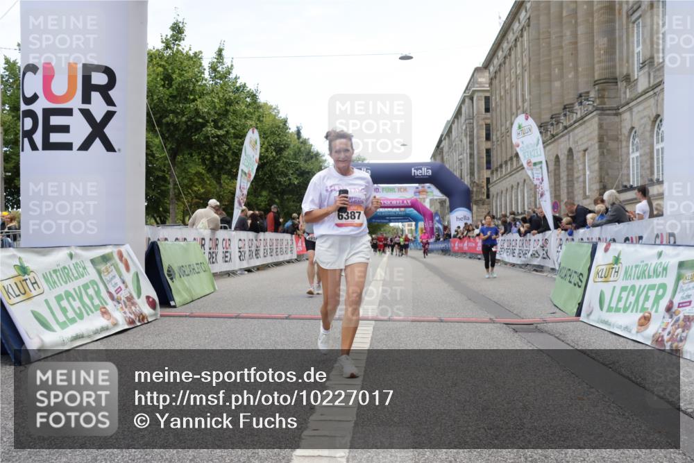 06.09.2026 - CURREX Alsterlauf Yannick Fuchs http://msf.ph/oto/10227017 06.09.2026 10:23:14 Ziel 2945, 2987, 4093, 4094, 4918, 5980, 6387 meine-sportfotos.de