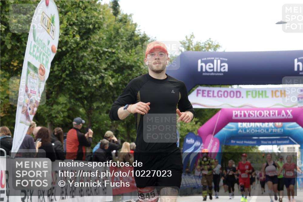 06.09.2026 - CURREX Alsterlauf Yannick Fuchs http://msf.ph/oto/10227023 06.09.2026 10:23:18 Ziel 2945, 3305, 4093, 4094, 4918, 5980, 6387 meine-sportfotos.de
