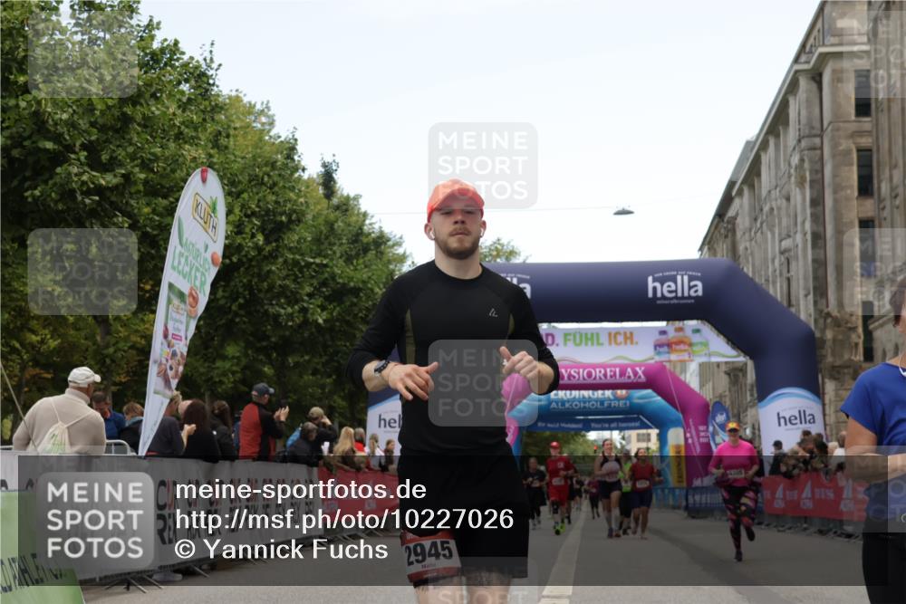 06.09.2026 - CURREX Alsterlauf Yannick Fuchs http://msf.ph/oto/10227026 06.09.2026 10:23:18 Ziel 2945, 3305, 4093, 4094, 4918, 5980, 6387 meine-sportfotos.de