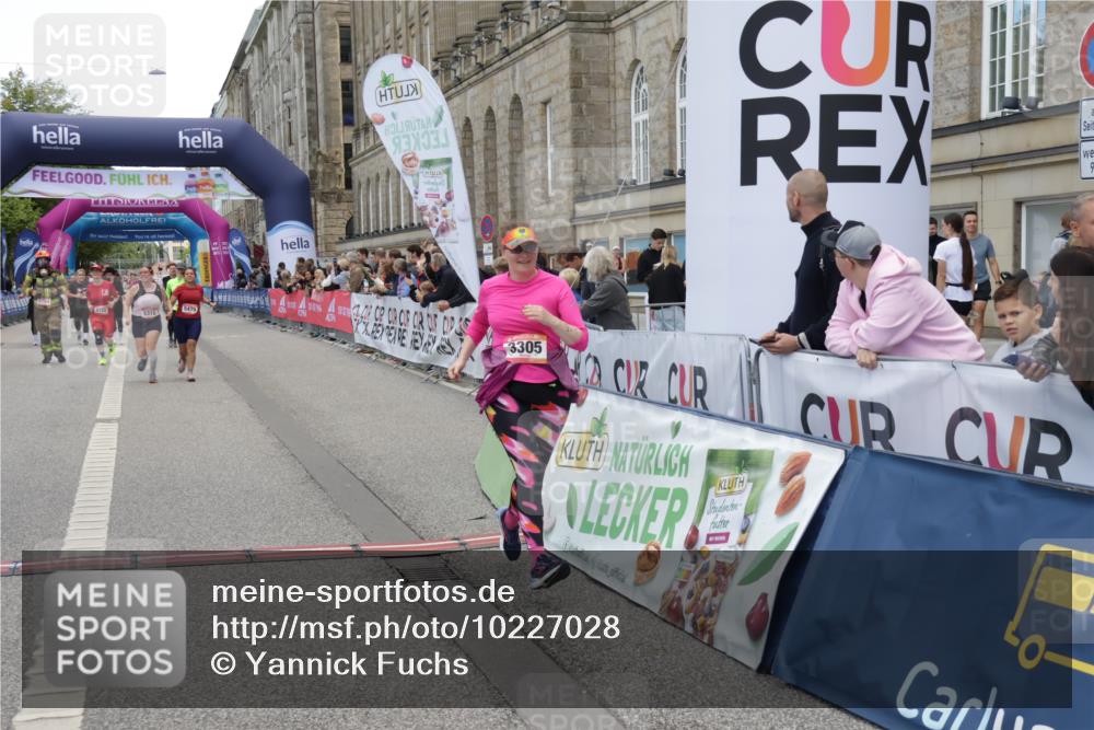 06.09.2026 - CURREX Alsterlauf Yannick Fuchs http://msf.ph/oto/10227028 06.09.2026 10:23:23 Ziel 2945, 3305, 5980 meine-sportfotos.de