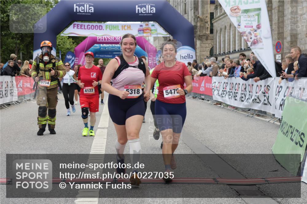 06.09.2026 - CURREX Alsterlauf Yannick Fuchs http://msf.ph/oto/10227035 06.09.2026 10:23:28 Ziel 3118, 3305, 4122, 5479, 5754 meine-sportfotos.de