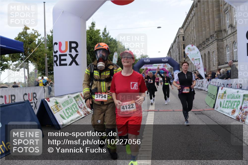 06.09.2026 - CURREX Alsterlauf Yannick Fuchs http://msf.ph/oto/10227056 06.09.2026 10:23:33 Ziel 2591, 2592, 2593, 2939, 3118, 4122, 4303, 5479, 5754 meine-sportfotos.de