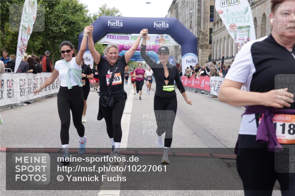 06.09.2026 - CURREX Alsterlauf Yannick Fuchs http://msf.ph/oto/10227061 06.09.2026 10:23:34 Ziel 2591, 2592, 2593, 2939, 3118, 3424, 4122, 4303, 5479, 5754 meine-sportfotos.de