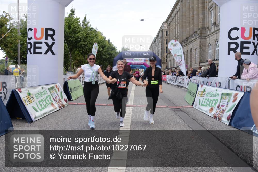 06.09.2026 - CURREX Alsterlauf Yannick Fuchs http://msf.ph/oto/10227067 06.09.2026 10:23:35 Ziel 2591, 2592, 2593, 2939, 3118, 3424, 4122, 4303, 5479, 5754, 8144 meine-sportfotos.de