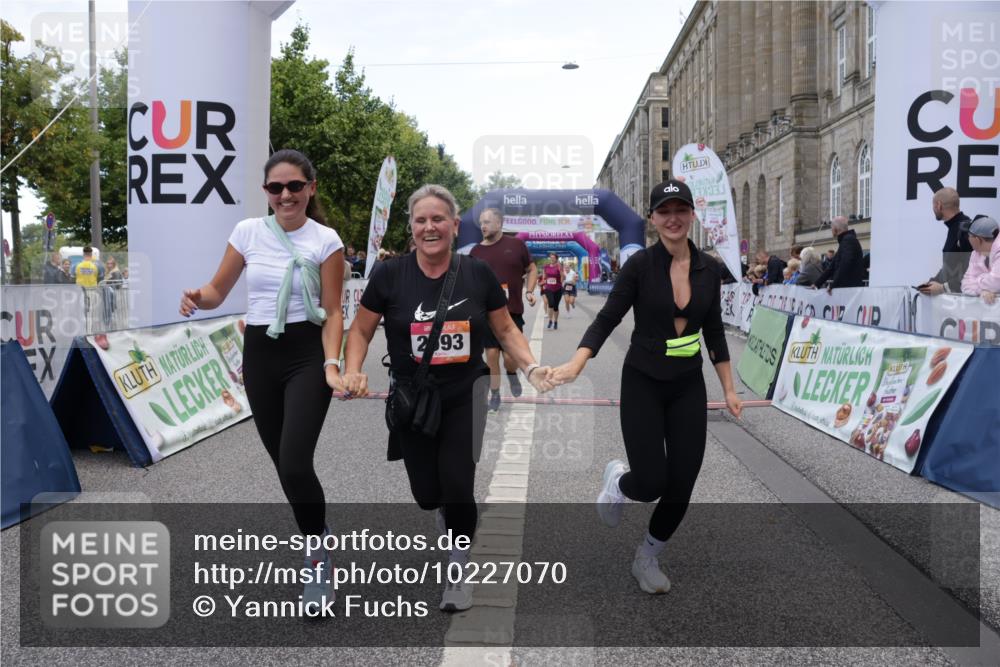 06.09.2026 - CURREX Alsterlauf Yannick Fuchs http://msf.ph/oto/10227070 06.09.2026 10:23:36 Ziel 2591, 2592, 2593, 2939, 3118, 3424, 4122, 4303, 4659, 5479, 5754, 8144 meine-sportfotos.de