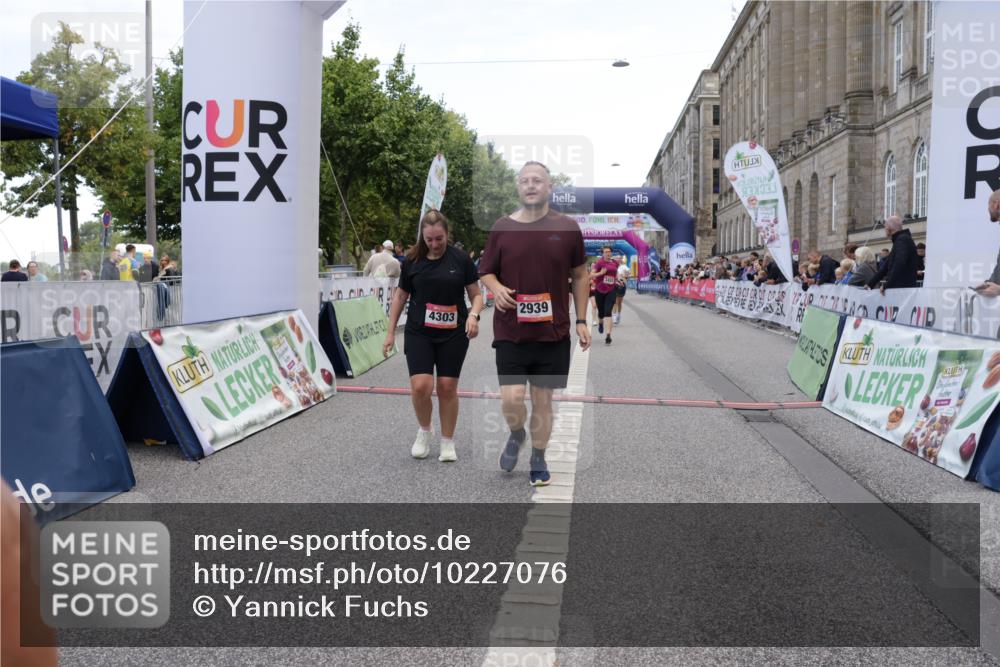 06.09.2026 - CURREX Alsterlauf Yannick Fuchs http://msf.ph/oto/10227076 06.09.2026 10:23:37 Ziel 2591, 2592, 2593, 2939, 3118, 3424, 4122, 4303, 4659, 5754, 8144 meine-sportfotos.de
