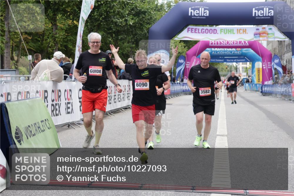 06.09.2026 - CURREX Alsterlauf Yannick Fuchs http://msf.ph/oto/10227093 06.09.2026 10:23:42 Ziel 2591, 2592, 2939, 3424, 3578, 3582, 4303, 4450, 4659, 6090, 8144 meine-sportfotos.de
