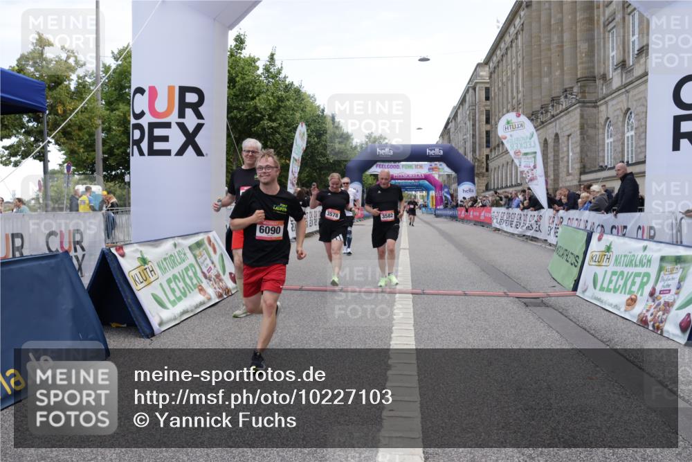 06.09.2026 - CURREX Alsterlauf Yannick Fuchs http://msf.ph/oto/10227103 06.09.2026 10:23:44 Ziel 3424, 3578, 3582, 4450, 4659, 6090, 8144 meine-sportfotos.de