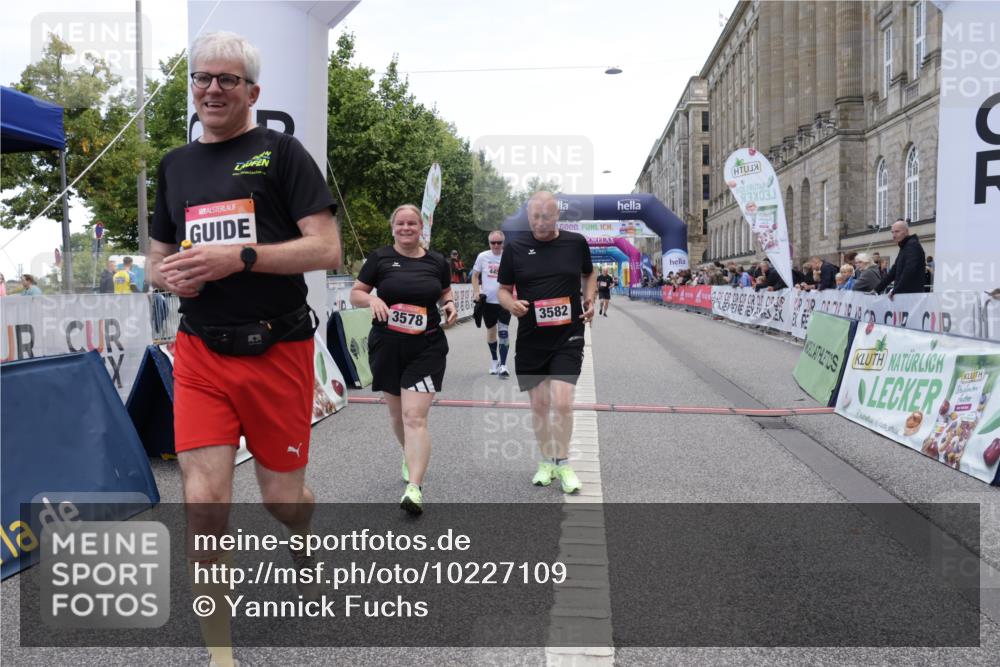 06.09.2026 - CURREX Alsterlauf Yannick Fuchs http://msf.ph/oto/10227109 06.09.2026 10:23:45 Ziel 3424, 3578, 3582, 4450, 4659, 6090, 8144 meine-sportfotos.de