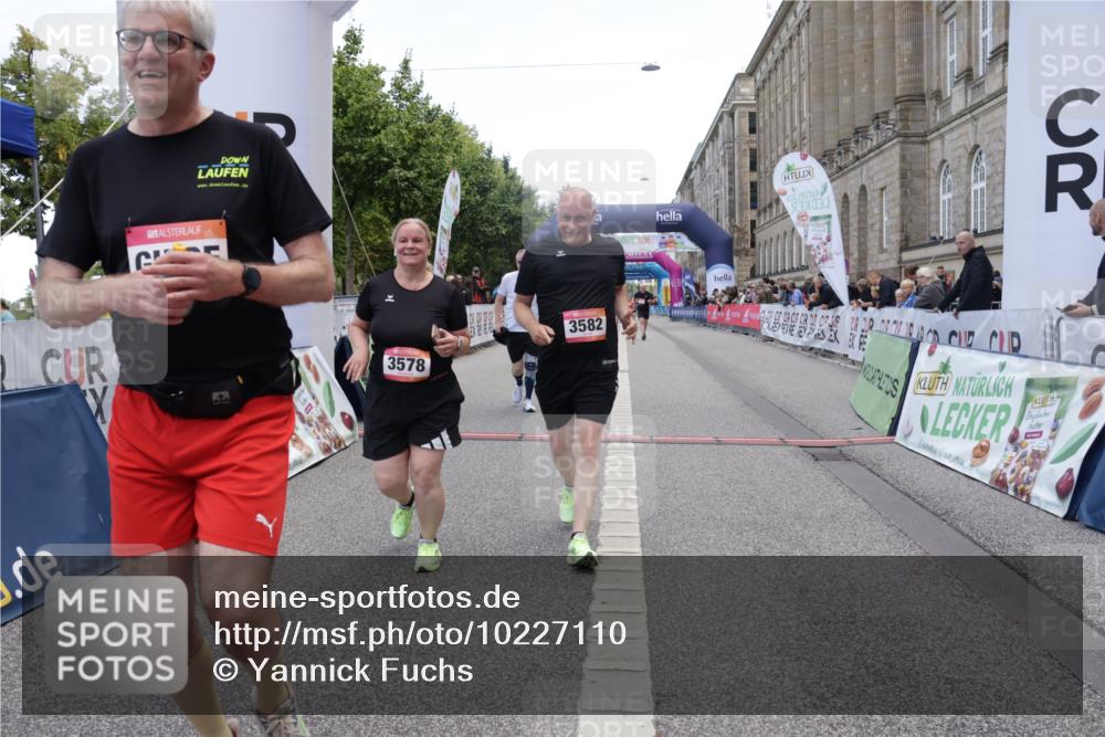 06.09.2026 - CURREX Alsterlauf Yannick Fuchs http://msf.ph/oto/10227110 06.09.2026 10:23:45 Ziel 3424, 3578, 3582, 4450, 4659, 6090, 8144 meine-sportfotos.de