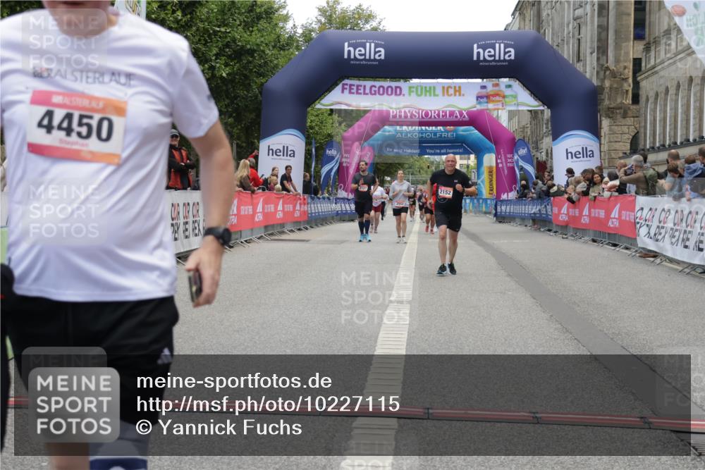 06.09.2026 - CURREX Alsterlauf Yannick Fuchs http://msf.ph/oto/10227115 06.09.2026 10:23:48 Ziel 3578, 3582, 4450, 4659, 6090 meine-sportfotos.de