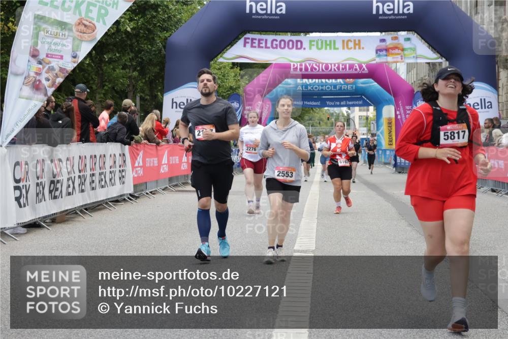 06.09.2026 - CURREX Alsterlauf Yannick Fuchs http://msf.ph/oto/10227121 06.09.2026 10:23:56 Ziel 2127, 2152, 2553, 5817 meine-sportfotos.de